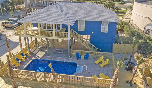 Beautiful Sound Front Home w/Private Pool, Tiki Bar & Pier!