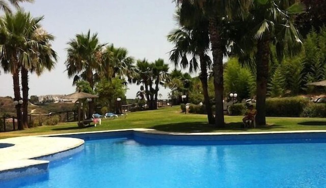 Beautiful South Facing Apartment With Magnificent Sea Views