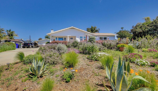 Beautiful South Oceanside Bungalow: 1 Mi to Beach!