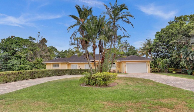 Beautiful spacious villa, close to entertainment, shopping ,Miami/FtLauderdale