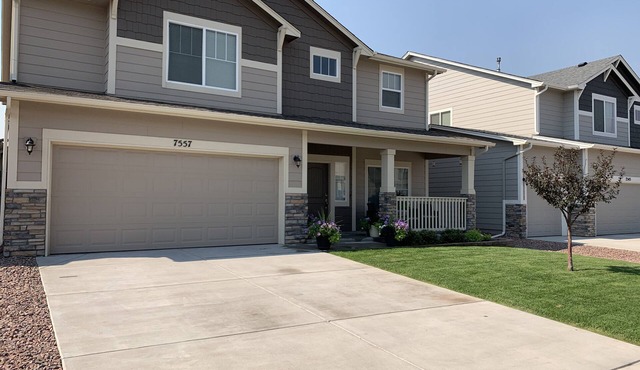 Beautiful Spacious Contemporary Craftsman Style Home