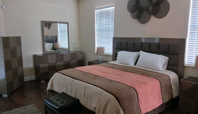 Beautiful, spacious, family friendly private home! one