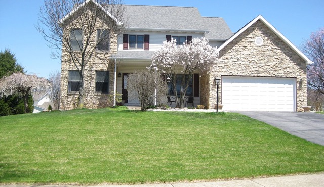 Beautiful Spacious 4 bedroom home near Penn State University