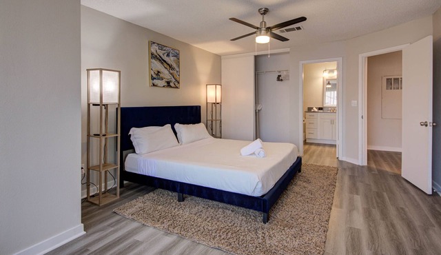 Beautiful, Spacious 2B Comfy King Beds, Fast WiFi