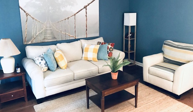 Beautiful Spacious 4 Bedroom Home for Getaway, meeting, family event, Business