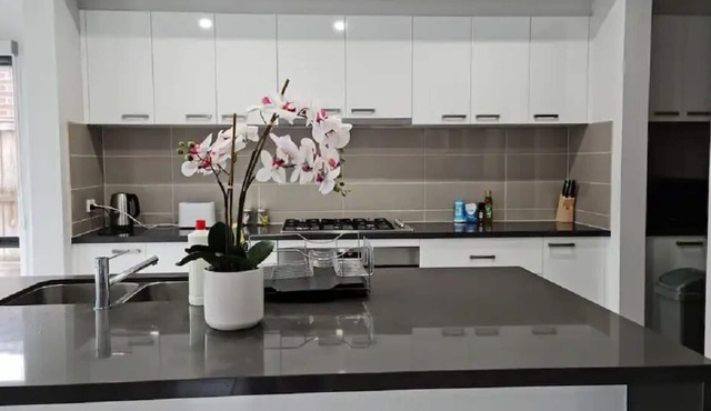 Beautiful Spacious 5 Bedroom Home in Clyde