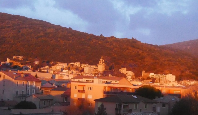 beautiful, spacious and bright apartment with balcony and terrace facing south west