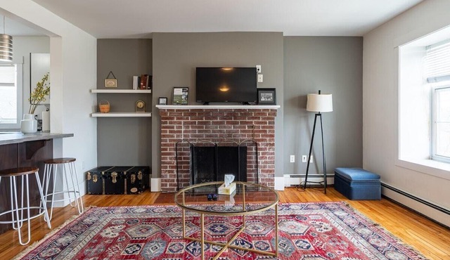 Beautiful & Spacious Apt, AC