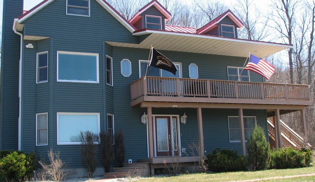 Beautiful, spacious, clean, and tranquil. The perfect Up North vacation!