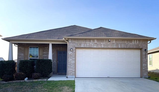 Beautiful Spacious Family Home!