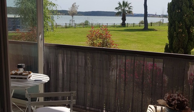 BEAUTIFUL, spacious 70 M2 T3 APARTMENT for 4 people with lake view