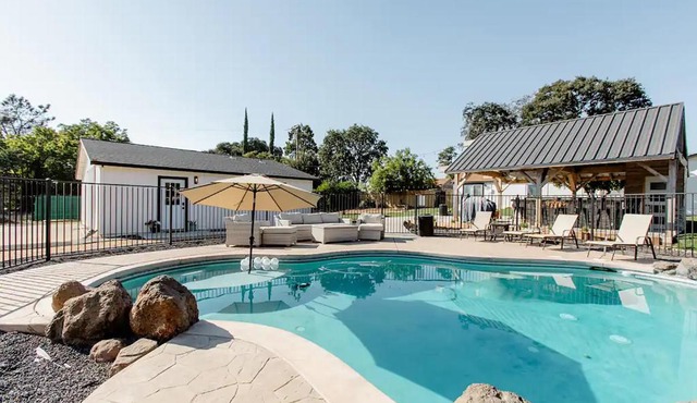 Beautiful spacious guest home