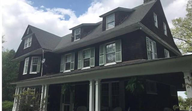 Beautiful, Spacious Historic Victorian Near Ski Liberty