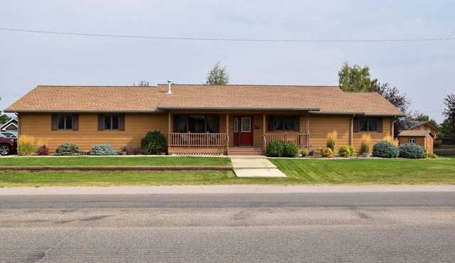 Beautiful Spacious Home - Near Fergus High School