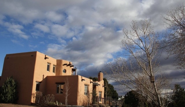 Beautiful Spacious Home with Scenic Views - Pet Friendly