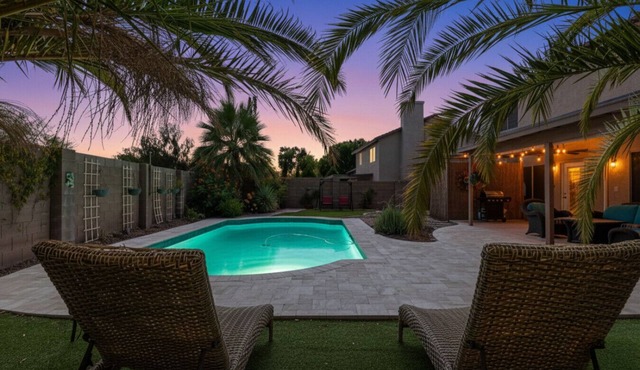 Beautiful & Spacious Home W/Heated Pool & Hot Tub