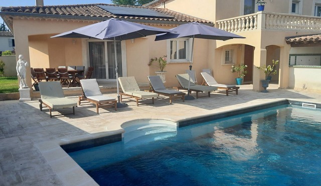 Beautiful spacious house, comfortable, quiet. while being close to shops