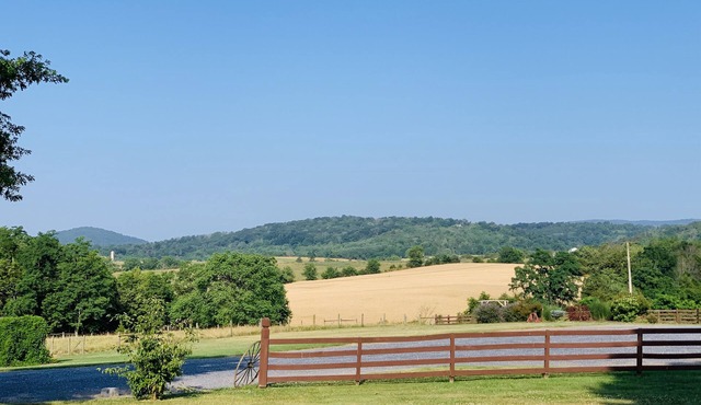 Beautiful spacious house just 10 mins from Harrisonburg