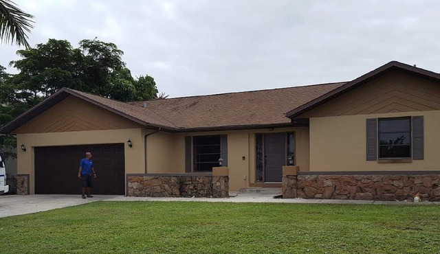 Beautiful, Spacious House With In Ground Pool In A Tropical Setting!