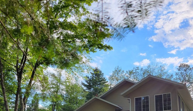 Beautiful, Spacious Lake House on Chief Lake for Family & Friends to Enjoy!