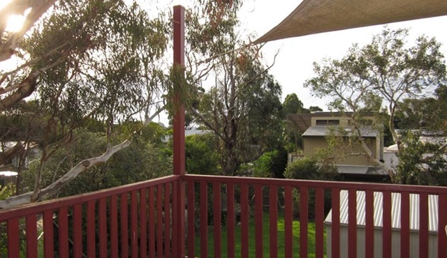 Beautiful spacious pet friendly home next to the ocean