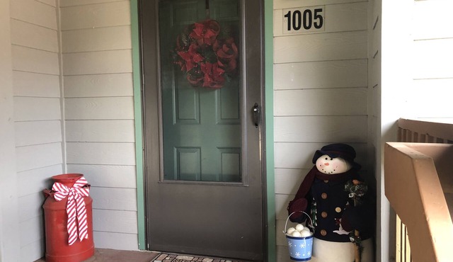 Beautiful, Spacious Riverside Condo with River & Mountain Views