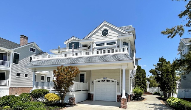 Beautiful spacious Southend home is only 1 1/2 blocks to the beach.