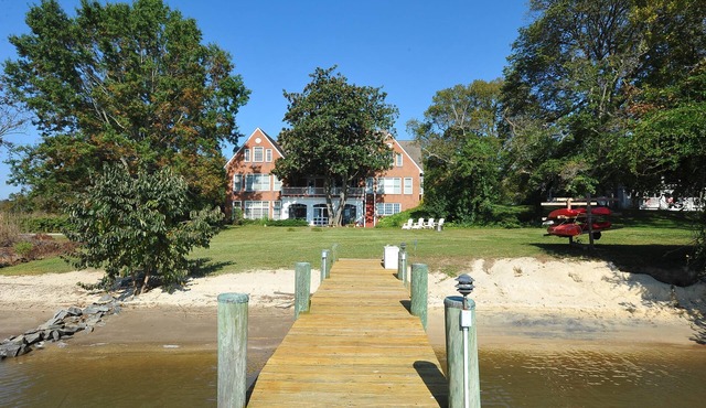 Beautiful, spacious waterfront home, an easy walk to historic Chestertown