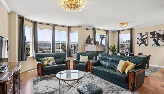 Beautiful Spacious House 2BR/4BR in Silver Terrace