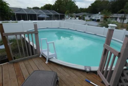 Beautiful specious pool house, feel home