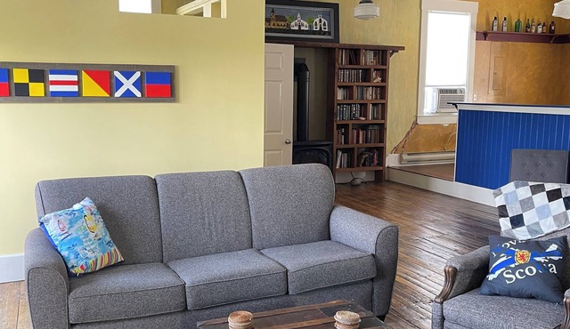 Beautiful spot! Located in central Downtown area. Close to restaurants +shopping