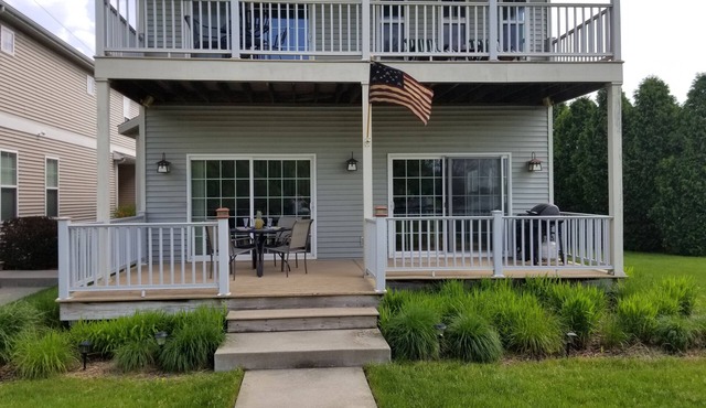 Beautiful St. Joe River Views - 1 Mile to downtown/beaches!