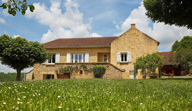 Beautiful stone house with large spaces and your dream holiday in Beynac