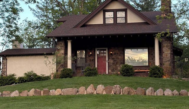 Beautiful stone house on 2 acres near MetLife Stadium and NYC