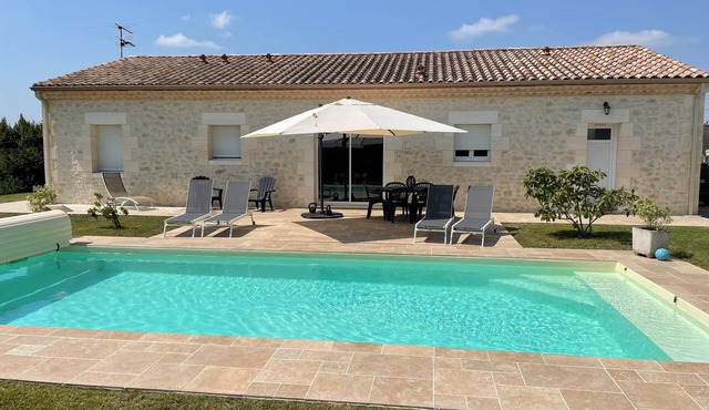 Beautiful stone house with pool