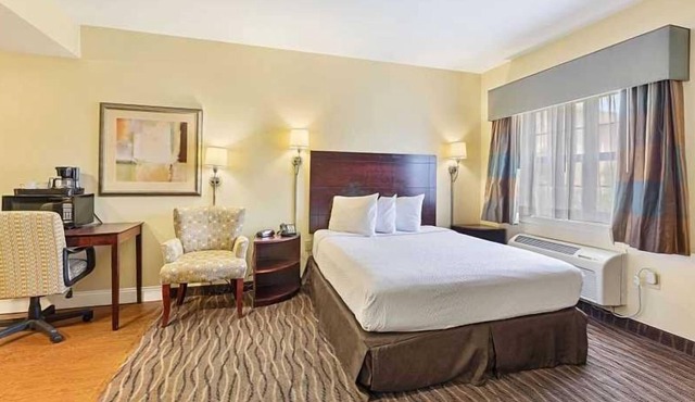 Beautiful Studio apartment (430985) by Houzlet