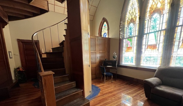 Beautiful studio apartment close to downtown