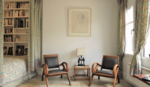 Beautiful studio with garden in a large, renovated townhouse from 2021.