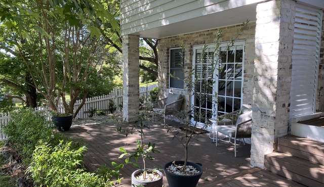 Beautiful Studio in central Kiama.Your leafy oasis only 2 mins from the beach!