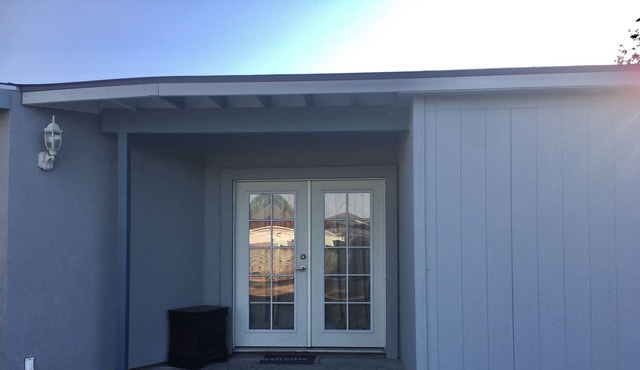 Beautiful studio in huge backyard with private entrance.