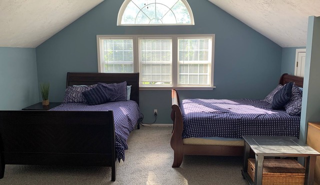 Beautiful Studio Loft Apartment - Gorgeous Views