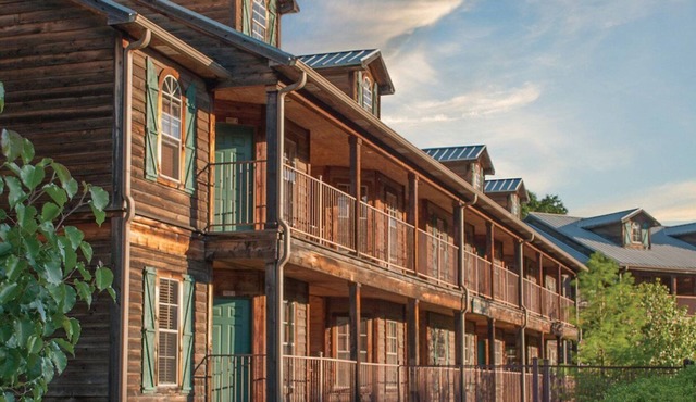 Beautiful studio unit at resort, sleeps 2
