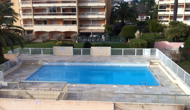 Beautiful studio with terrace and pool near the sea