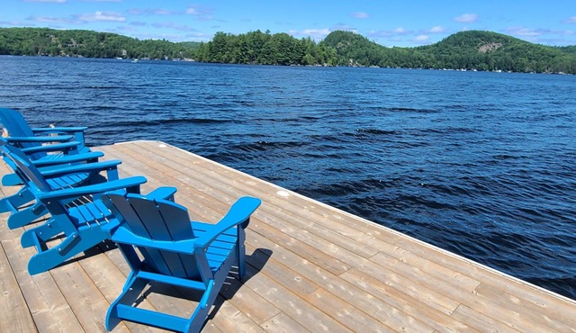 Beautiful & stylish waterfront cottage on the best bay of Lake of Bays