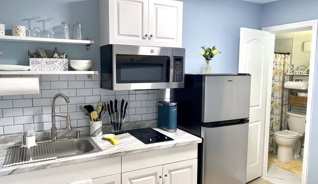 Beautiful suite with separate entrance in Tampa