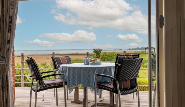 Beautiful summer house for 6 people with a view of the Limfjord