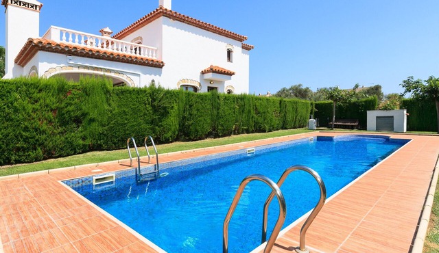 Beautiful summer house in a family complex with pool - UHC MAGRANERS 115