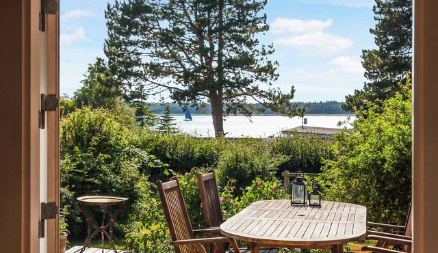 Beautiful summer house with a magnificent view