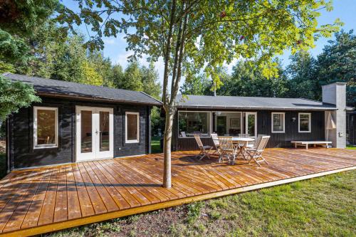 Beautiful Summer House Near Forest And Beach