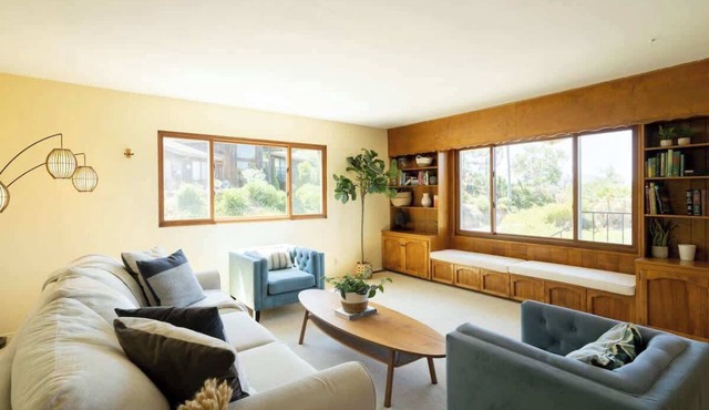 Beautiful Sun-Filled Home w/Amazing Views &Balcony